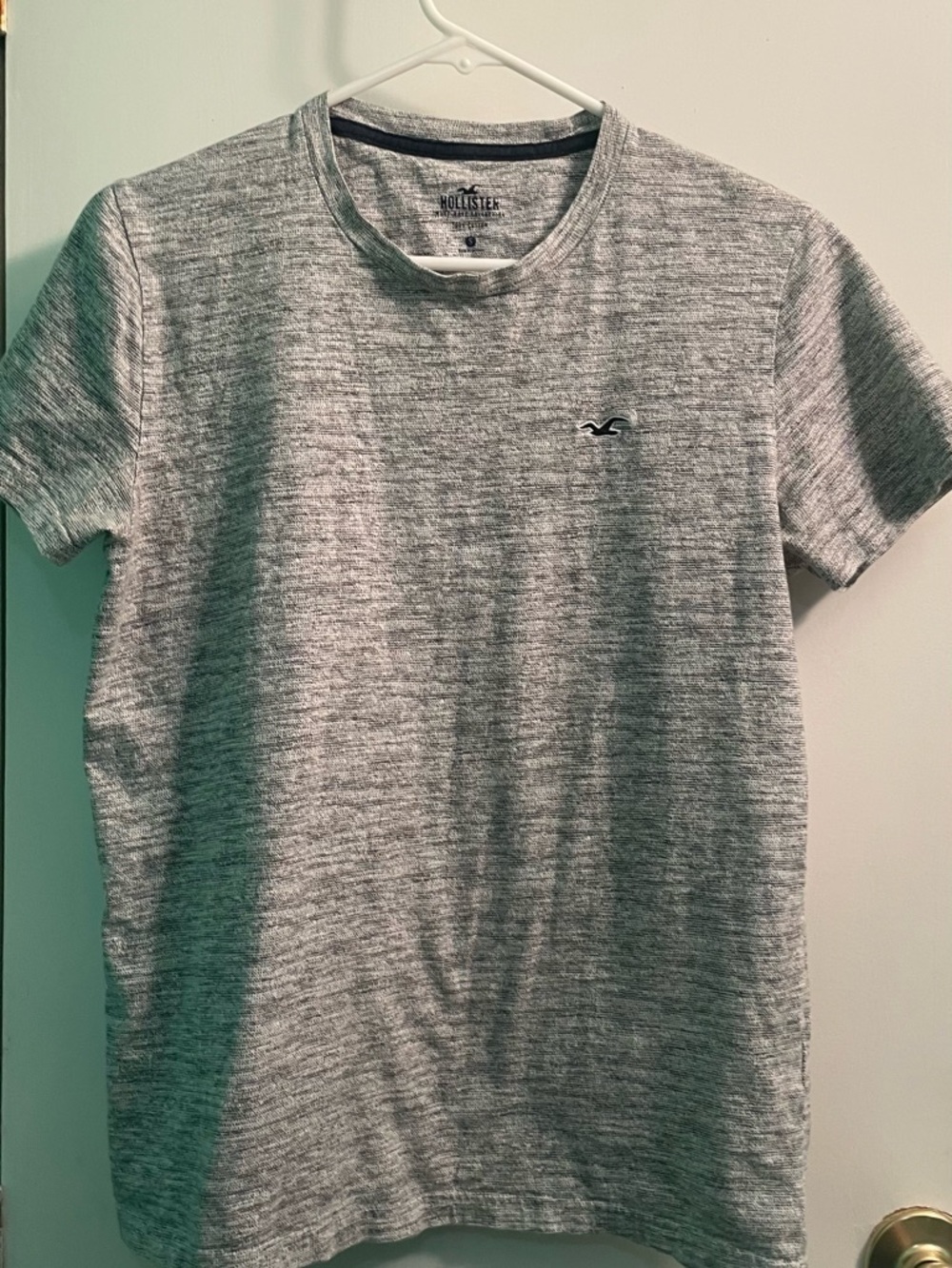Hollister Men's Gray Heather Crew Neck Tee